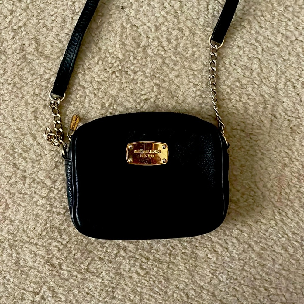Michael Kors crossbody bag. Black with gold chain